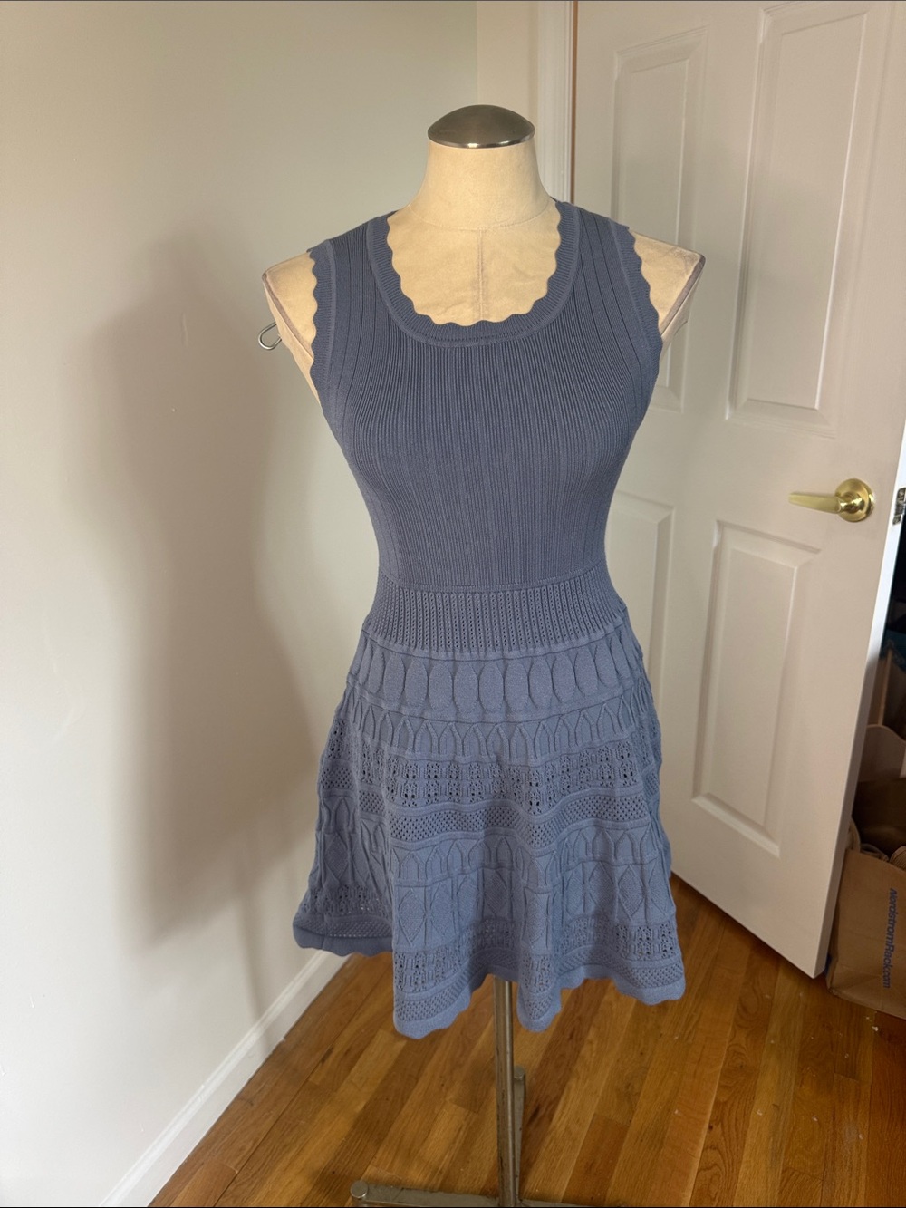 Willow & Wind Sleeveless Scallop Knit Blue Dress